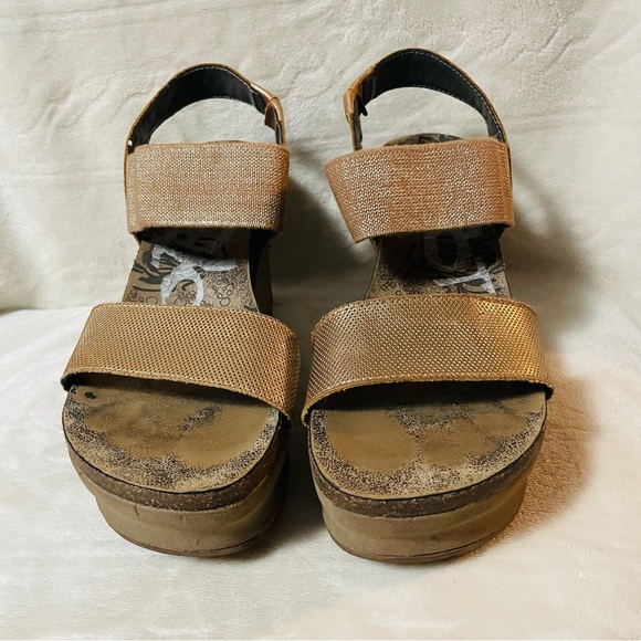 OTBT Bushnell Women’s Sz 5.5M Shoes Gold Pewter Wedge Platform Sandals Comfort - Picture 2 of 7